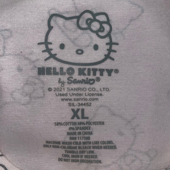 Hello Kitty by Sanrio Juniors XL Embroidered / Print Crop Top - Picture 4 of 5
